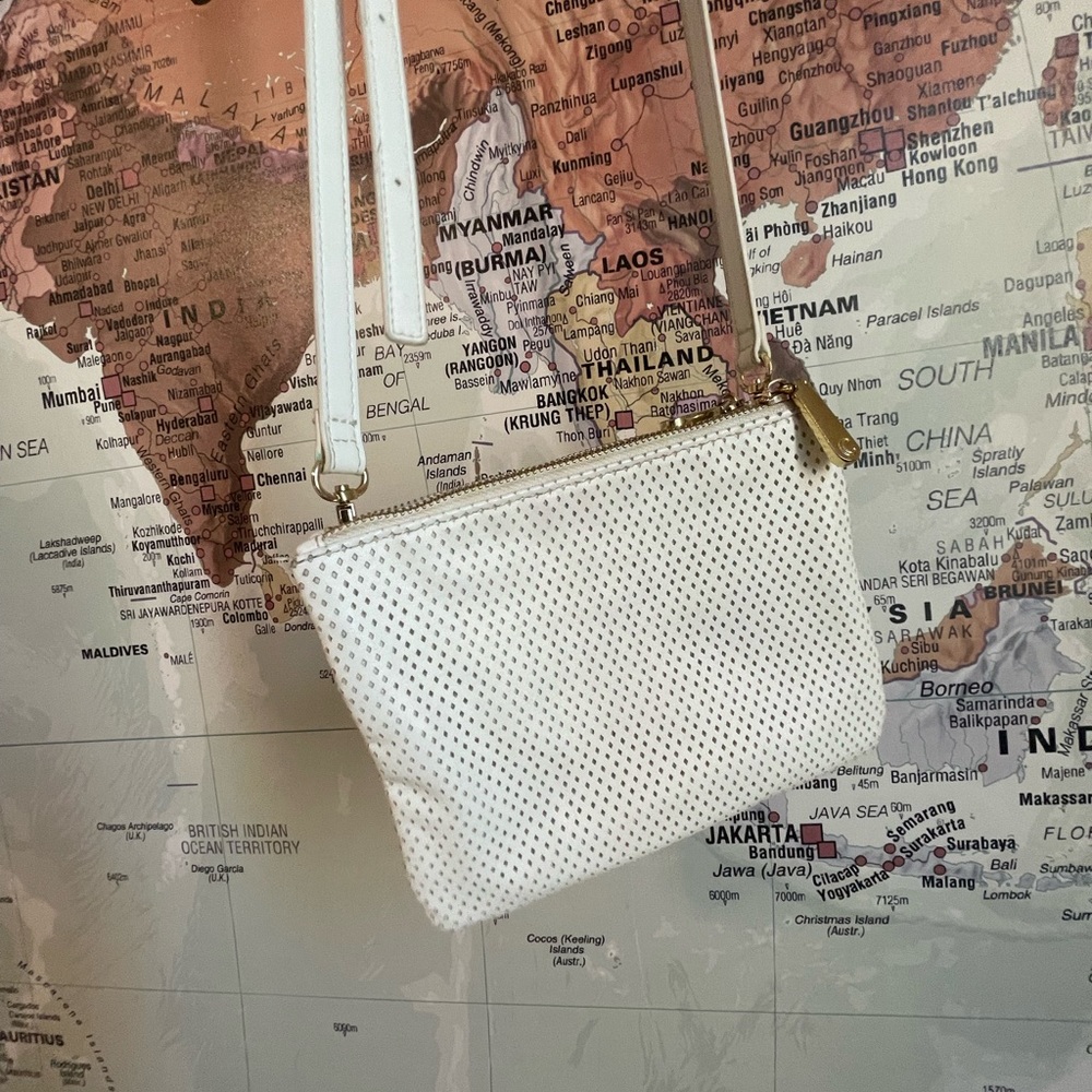 CHARMING CHARLIES WHITE PURSE